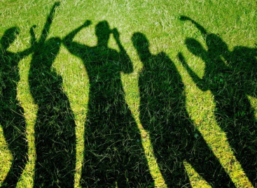 How to Test Users’ Access Rights of a Multiuser System?